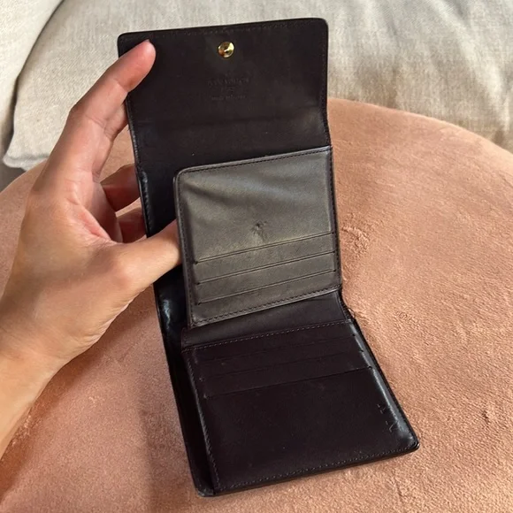 Authentic Louis Vuitton Vernis bi-fold Wallet